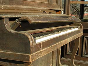 Утилизация старого пианино